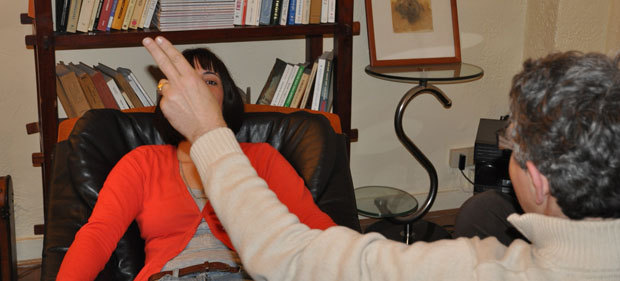 Au delà de l'EMDR, Intégration par les Mouvements Oculaires. IMO et EMDR, ressemblances et différences. Collège d'Hypnose Ericksonienne Paris Au delà de l'EMDR, Intégration par les Mouvements Oculaires. IMO et EMDR, ressemblances et différences. Collège d'Hypnose Ericksonienne Paris