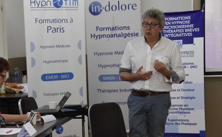 Toucher avec les Mots, Parler avec les Mains. 2eme Partie. Laurent GROSS, Paris. Congrès International Hypnose et Douleur. Confédération Francophone Hypnose & Thérapies Brèves. Toucher avec les Mots, Parler avec les Mains. 2eme Partie. Laurent GROSS, Paris. Congrès International Hypnose et Douleur. Confédération Francophone Hypnose & Thérapies Brèves.