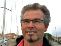 Hypnose: dissociation ou des-association. Dr Luc Farcy Hypnose: dissociation ou des-association. Dr Luc Farcy