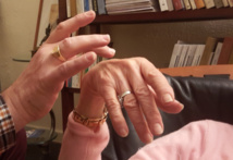 A côté de la plaque. Laurent Gross A côté de la plaque. Laurent Gross