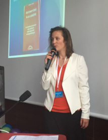 L'impact de la communication thérapeutique issue de l'hypnose sur la santé mentale du soignant, effet modérateur du burn-out. Laurence ADJADJ L'impact de la communication thérapeutique issue de l'hypnose sur la santé mentale du soignant, effet modérateur du burn-out. Laurence ADJADJ