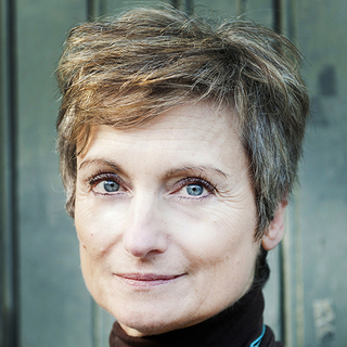 Quand le corps se pose en médiateur contre la douleur. Michèle Quintin au Congrès Hypnose et Douleur 2016 Quand le corps se pose en médiateur contre la douleur. Michèle Quintin au Congrès Hypnose et Douleur 2016