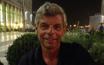 Qu'est-ce qu'une induction ericksonienne ? Dr Xavier Penin au congrès hypnose et douleur Qu'est-ce qu'une induction ericksonienne ? Dr Xavier Penin au congrès hypnose et douleur